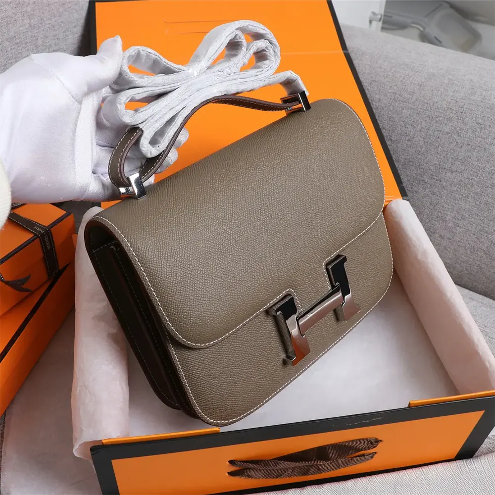 Hermes Women Constance 19 Bag Epsom Leather-Grey/Silver - image 4