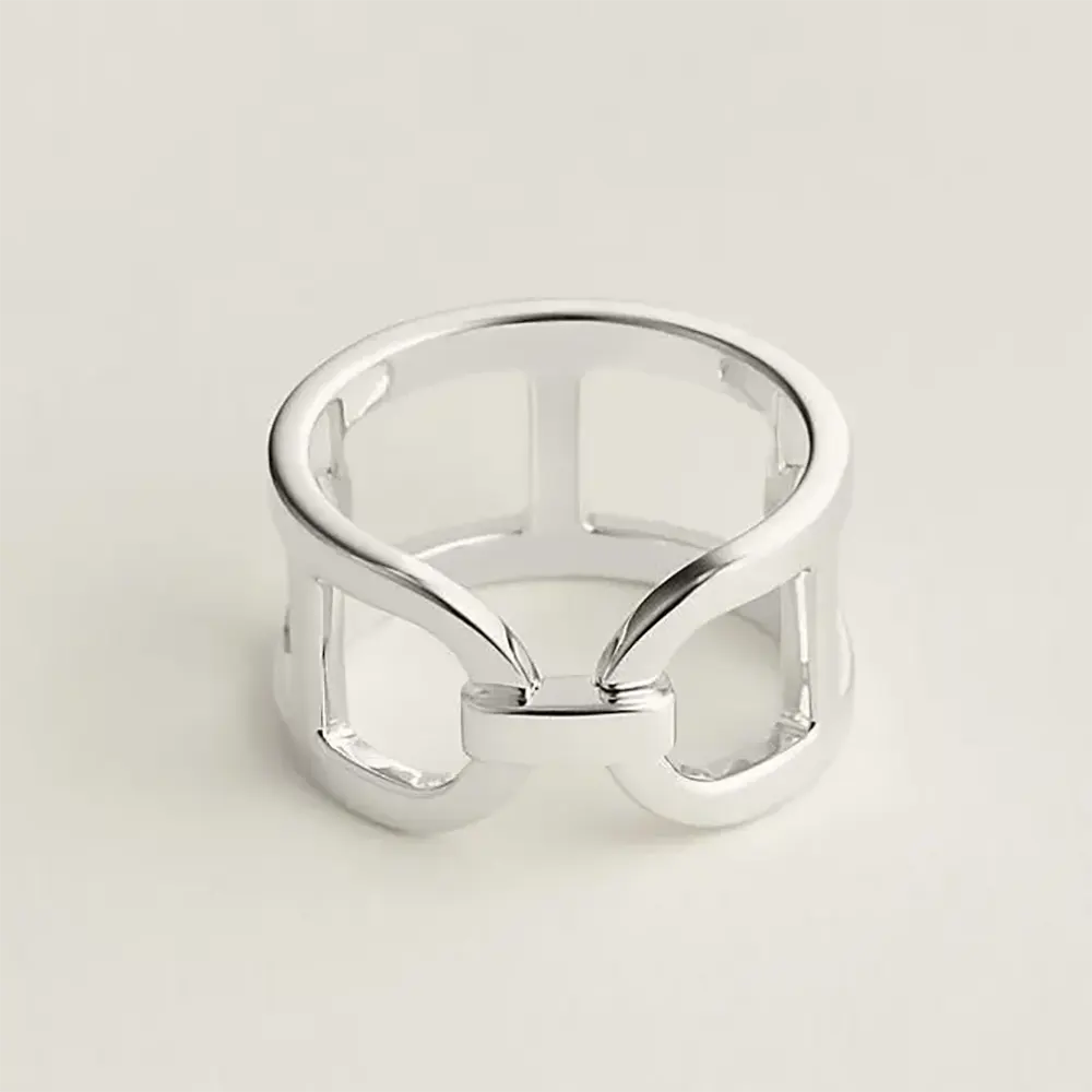 Front view of Hermes Women Ever Chaine D Ancre Ring Medium Model in silver