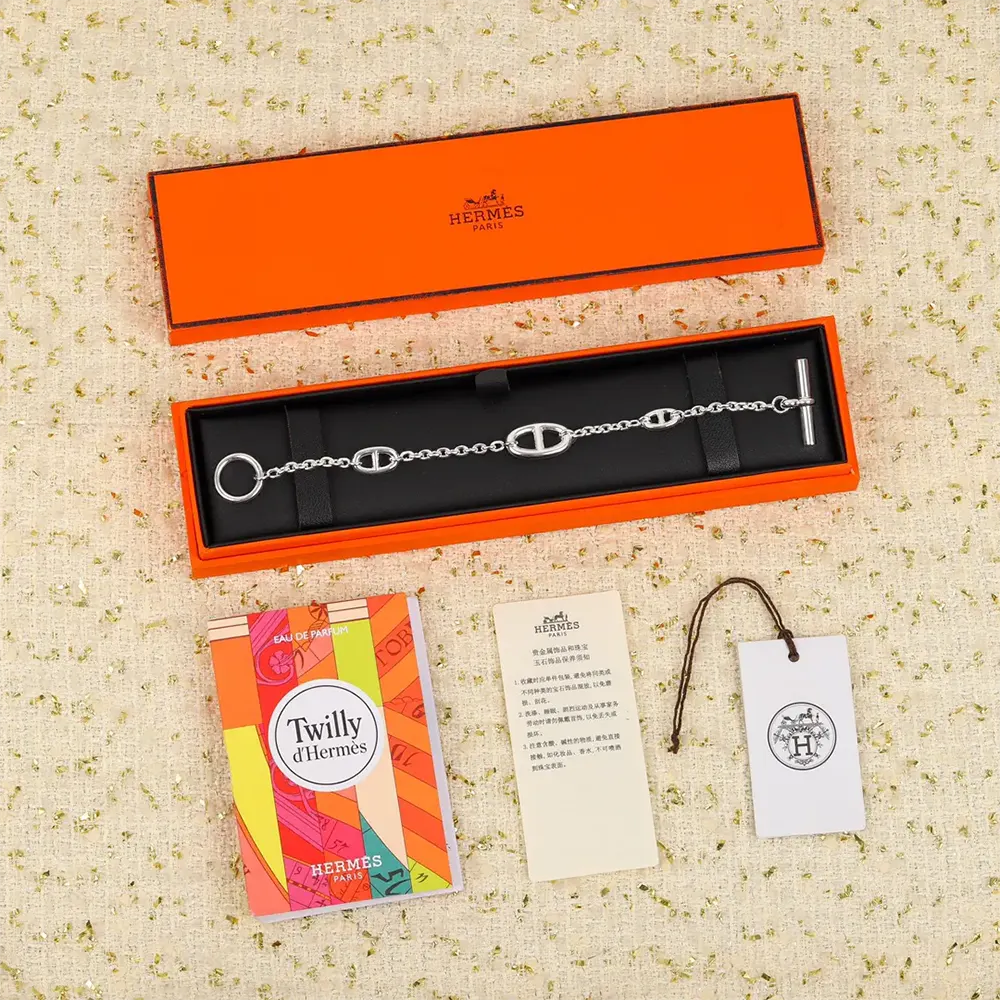 Side view of Hermes Women Farandole Bracelet highlighting clasp detail