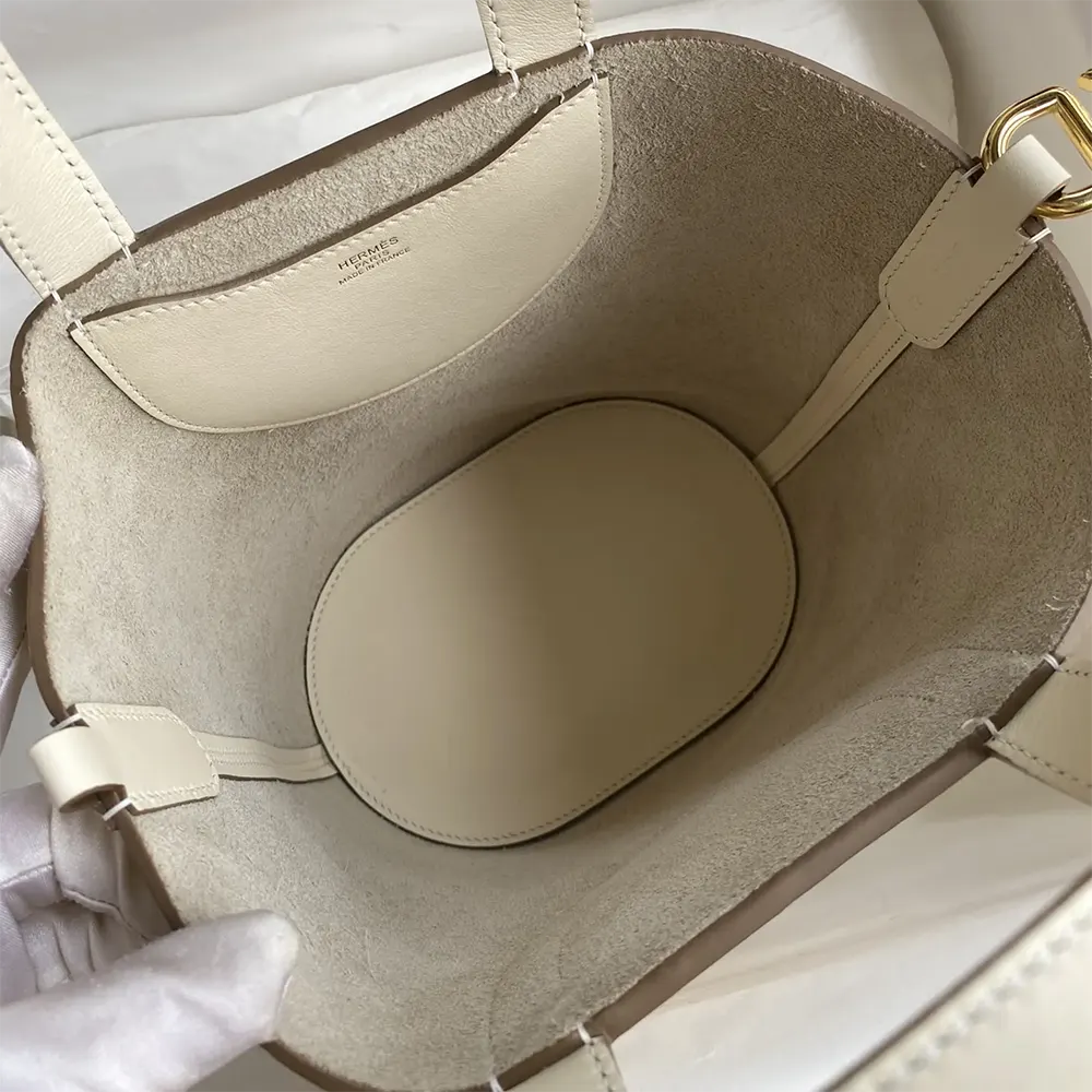 Hermes Women In the Loop 18 Handbag Clemence Leather-White/Gold - image 10
