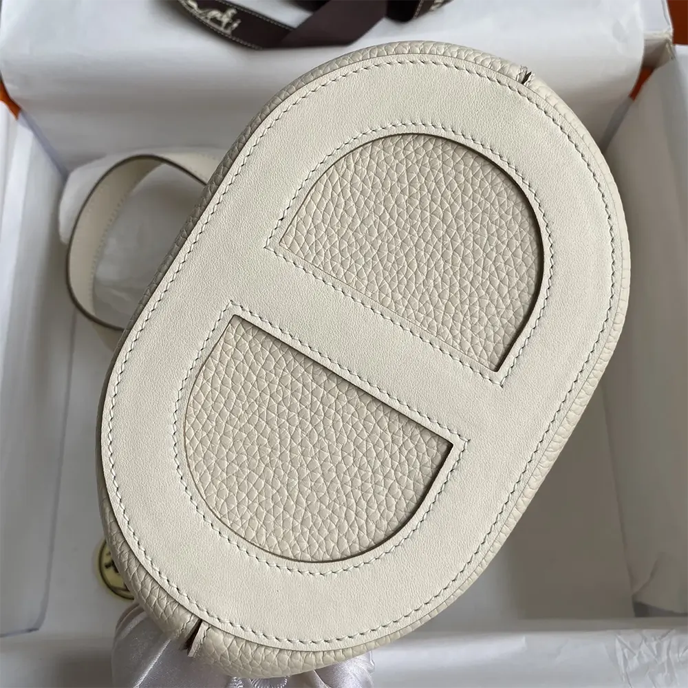 Hermes Women In the Loop 18 Handbag Clemence Leather-White/Gold - image 5