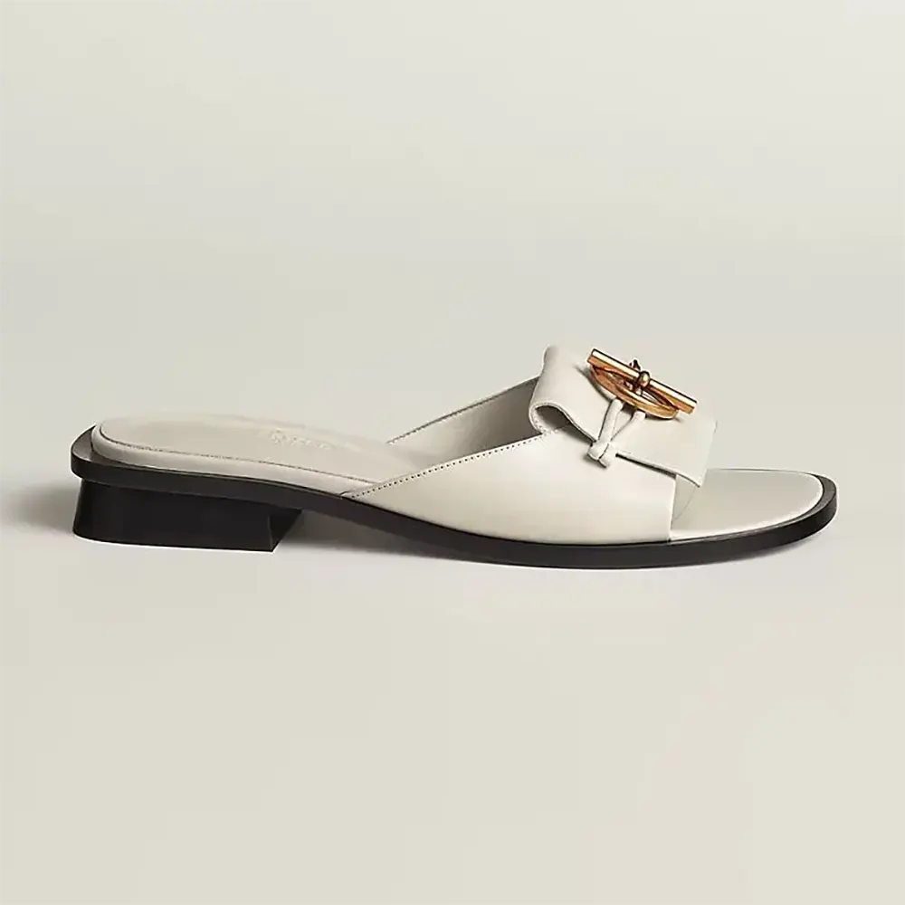 Side angle of Hermes Women Isle Sandal in Calfskin Leather-White