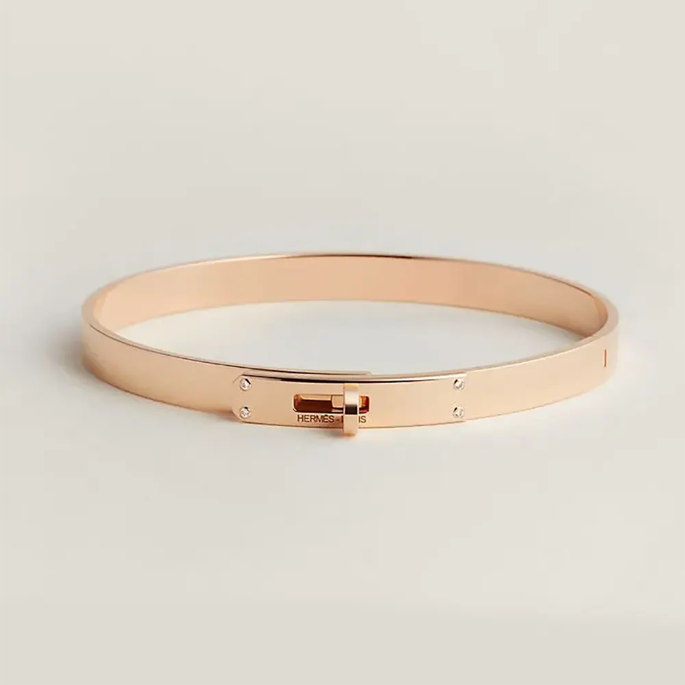 Hermes Women Kelly Bracelet Small Model gold clasp detail close-up