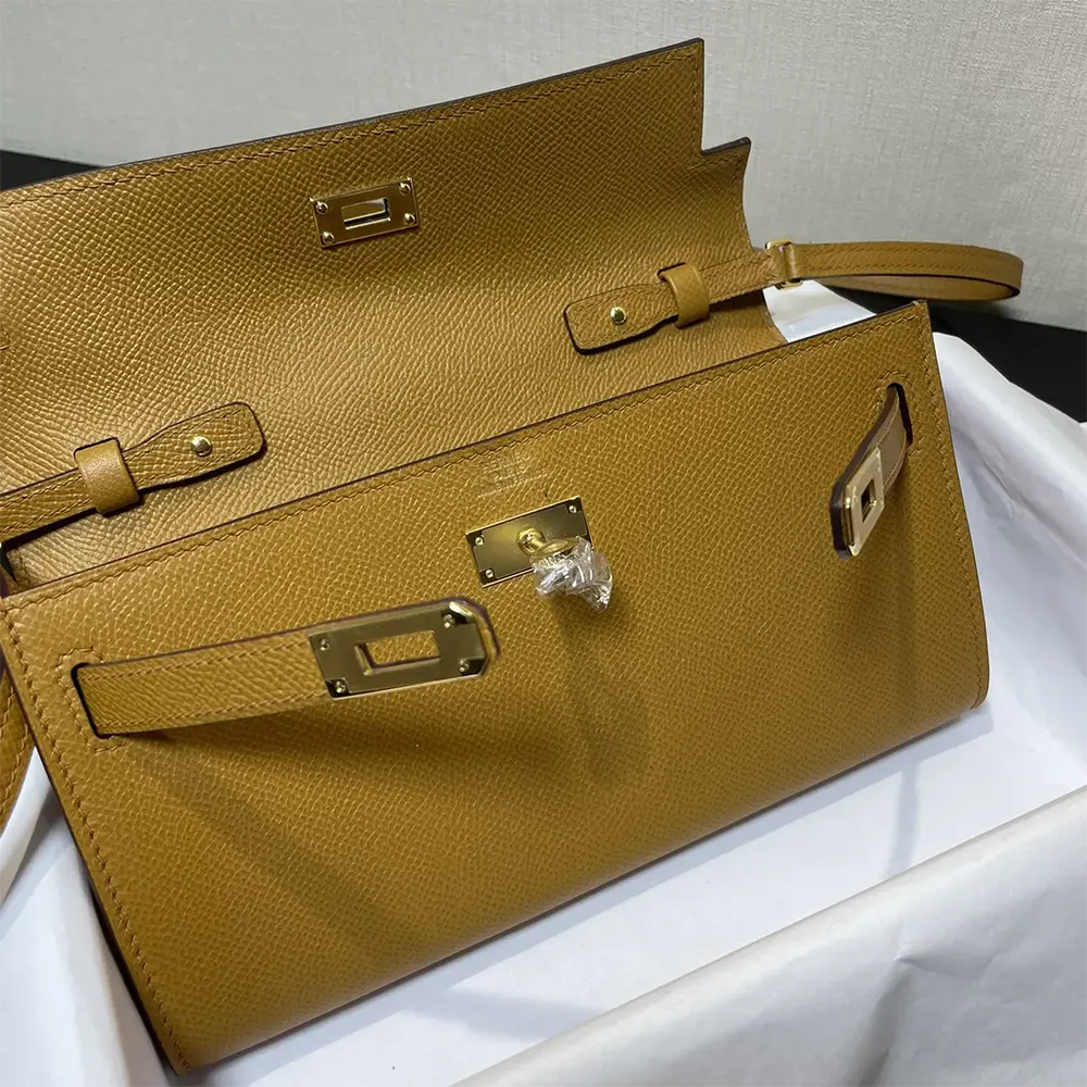 Hermes Women Kelly To Go in Epsom Leather-Gold - image 6