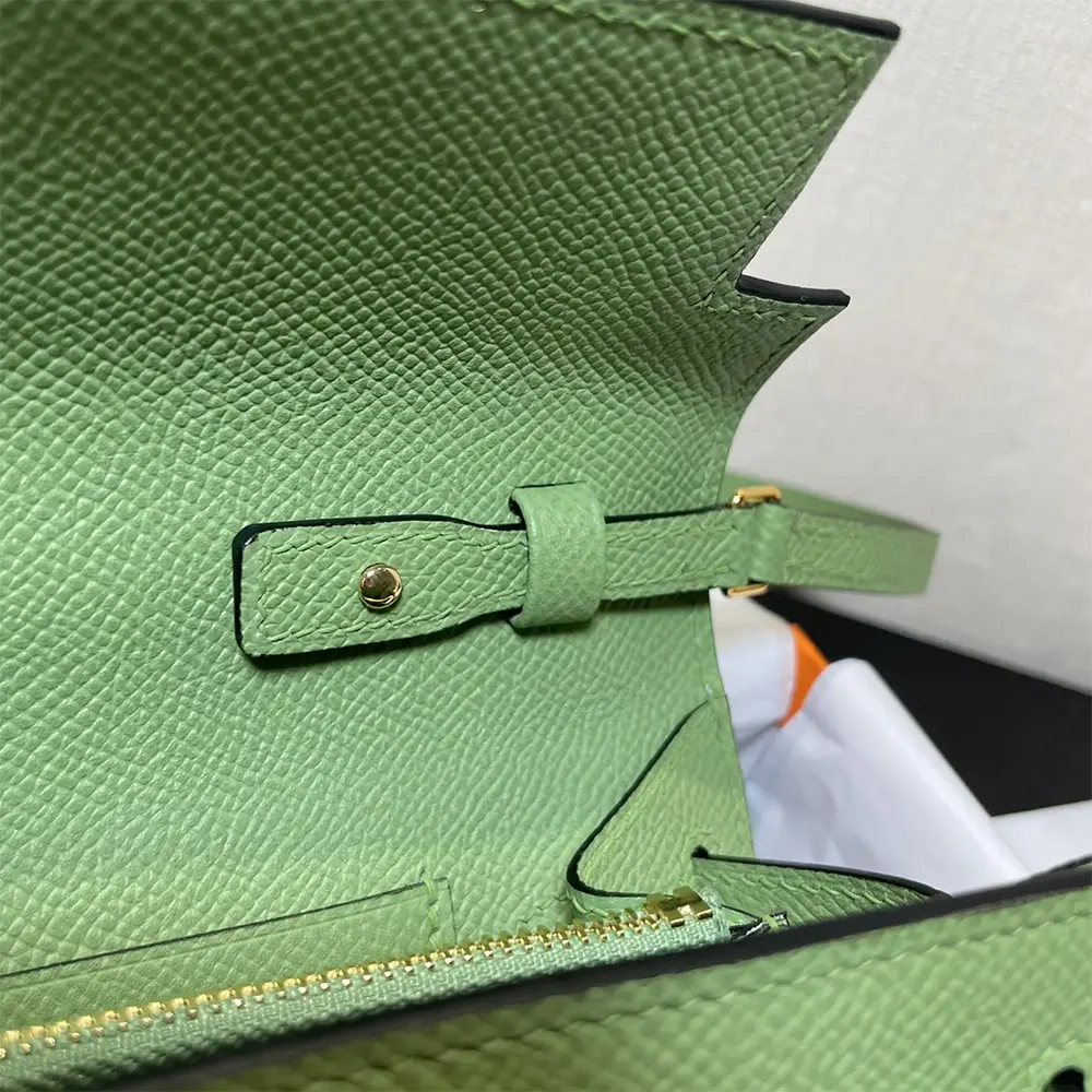 Hermes Women Kelly To Go in Epsom Leather-Green/Gold - image 6