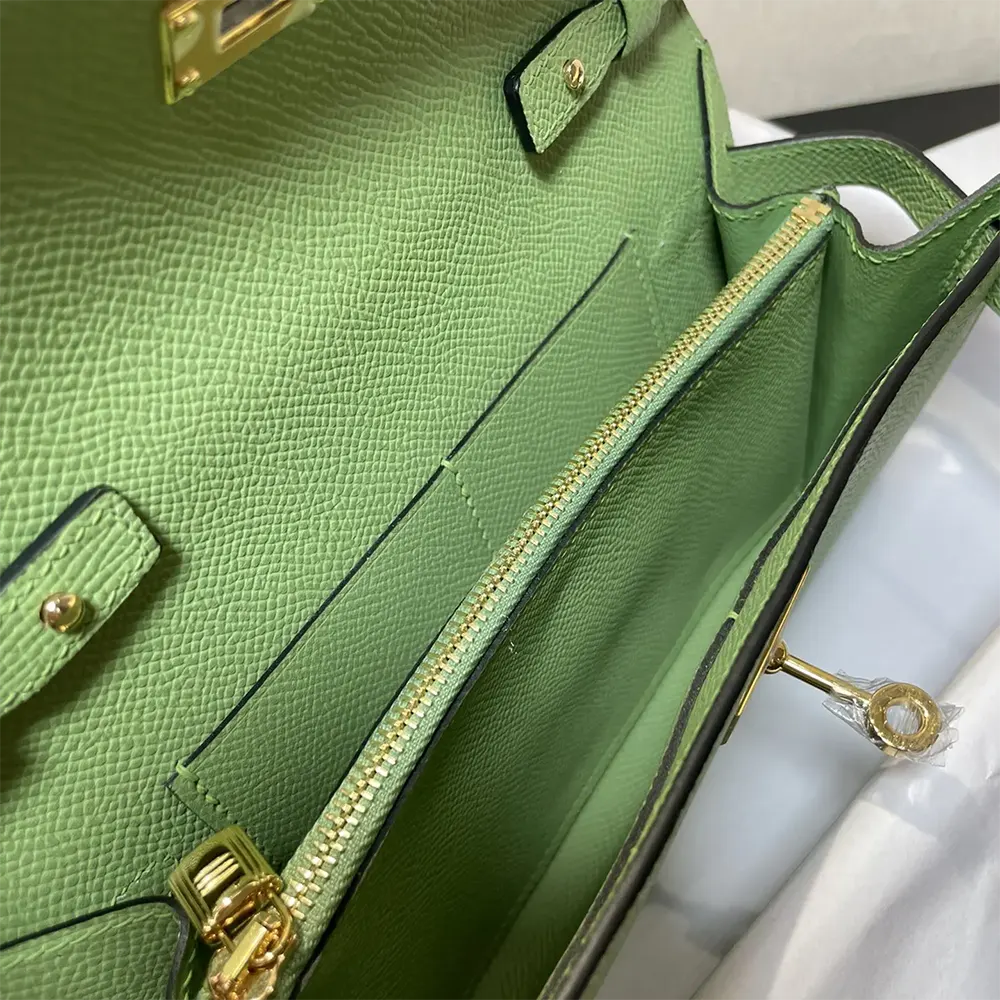 Hermes Women Kelly To Go in Epsom Leather-Green/Gold - image 9