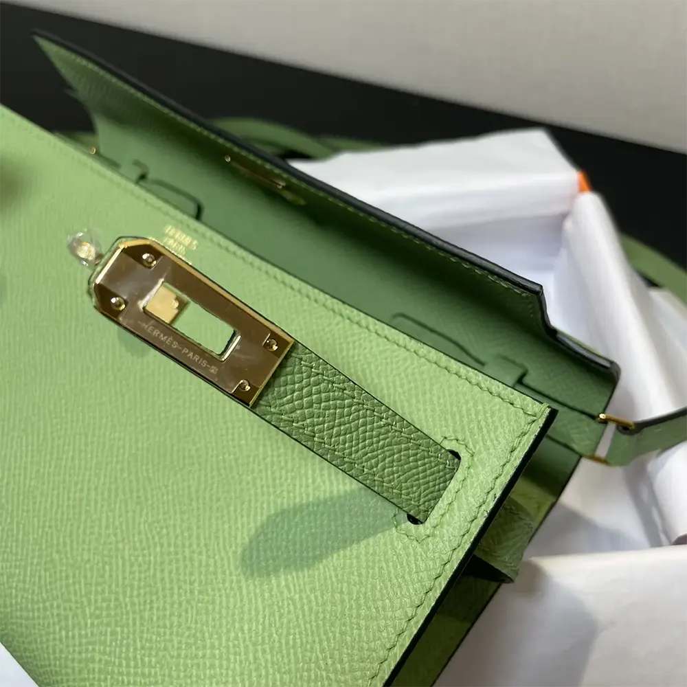 Hermes Women Kelly To Go in Epsom Leather-Green/Gold - image 8