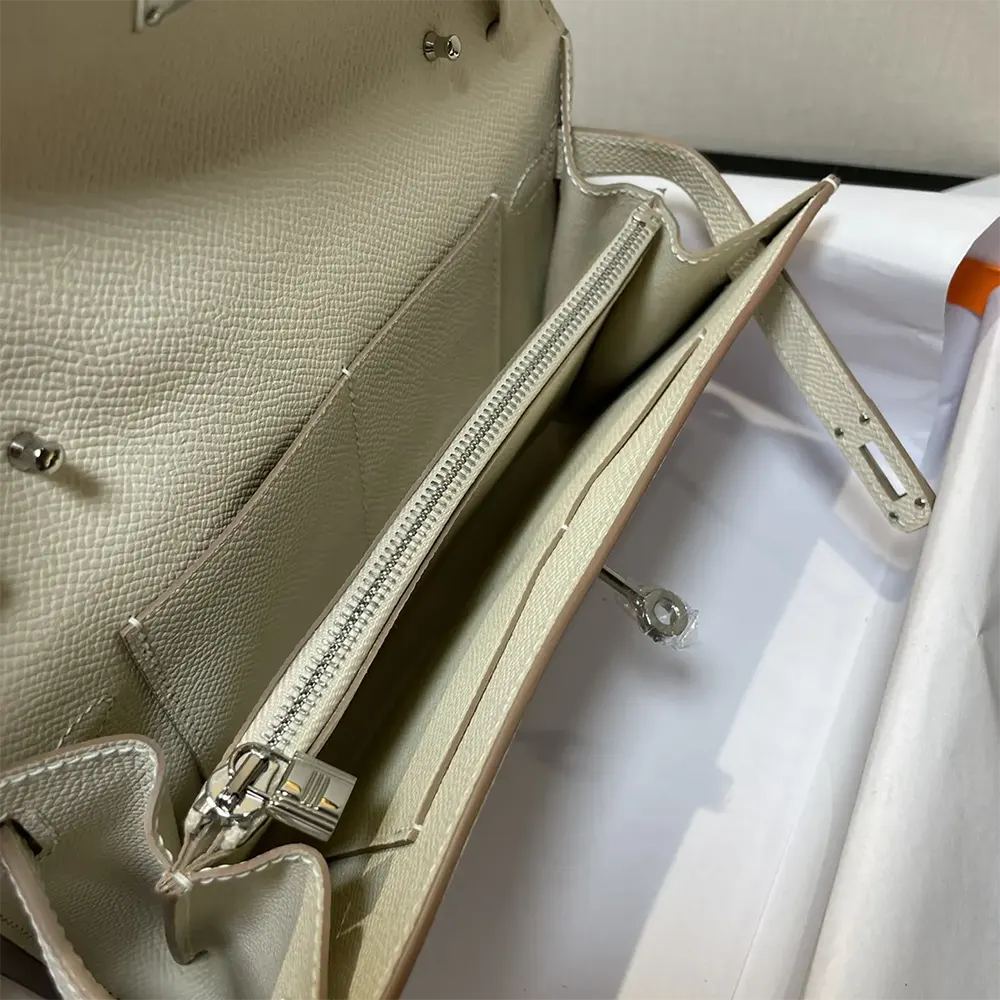 Hermes Women Kelly To Go in Epsom Leather-White/Silver - image 10