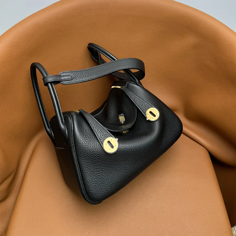 Hermes Women Lindy 26 in Clemence Leather-Black/Gold - image 4