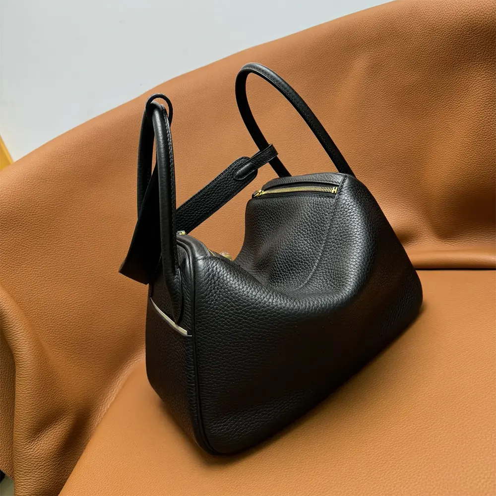 Hermes Women Lindy 26 in Clemence Leather-Black/Gold - image 6