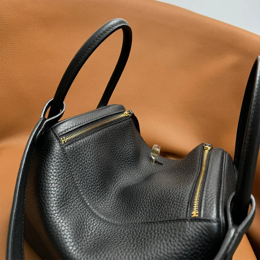 Hermes Women Lindy 26 in Clemence Leather-Black/Gold - image 8