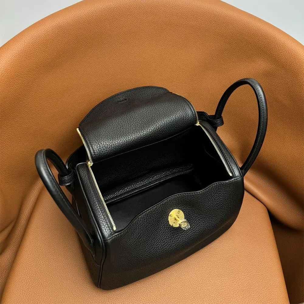 Hermes Women Lindy 26 in Clemence Leather-Black/Gold - image 7