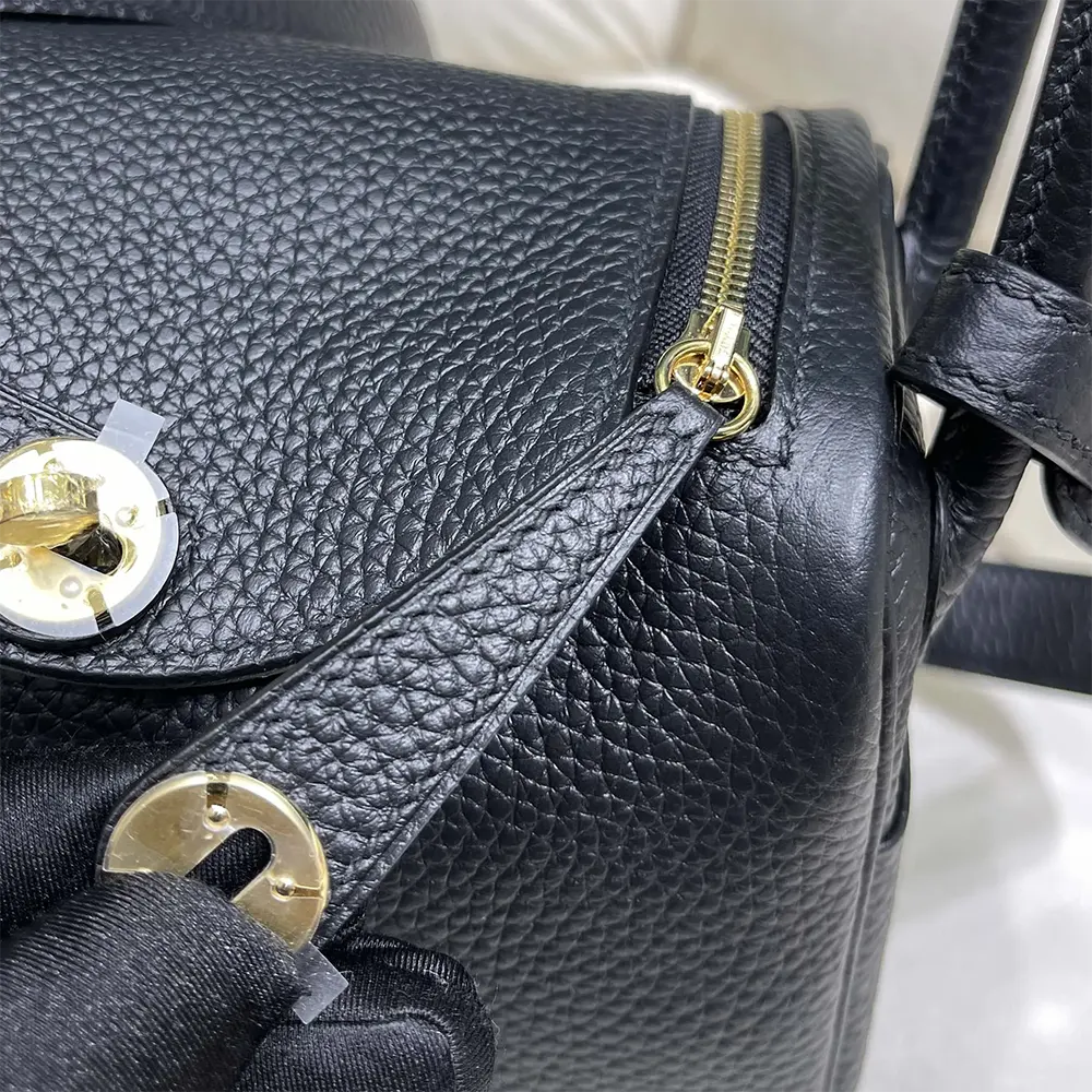 Hermes Women Lindy Mini 19 in Clemence Leather-Black/Gold - image 6