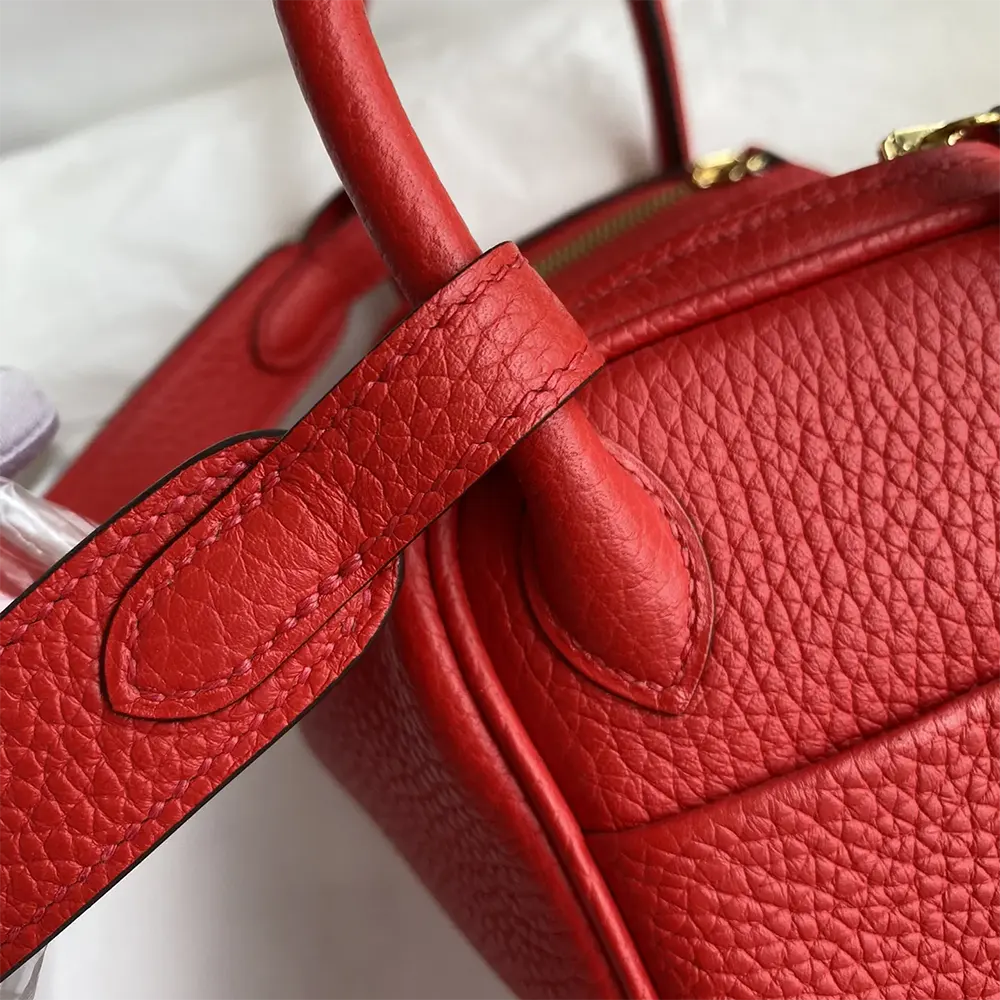 Hermes Women Lindy Mini 19 in Clemence Leather-Red/Gold - image 8