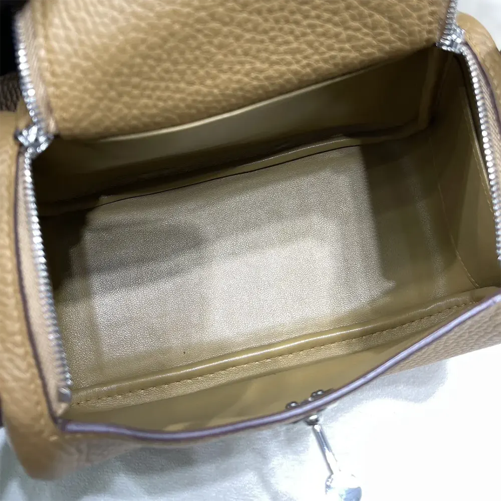 Hermes Women Lindy Mini 19 in Clemence Leather-Sandy/Silver - image 9