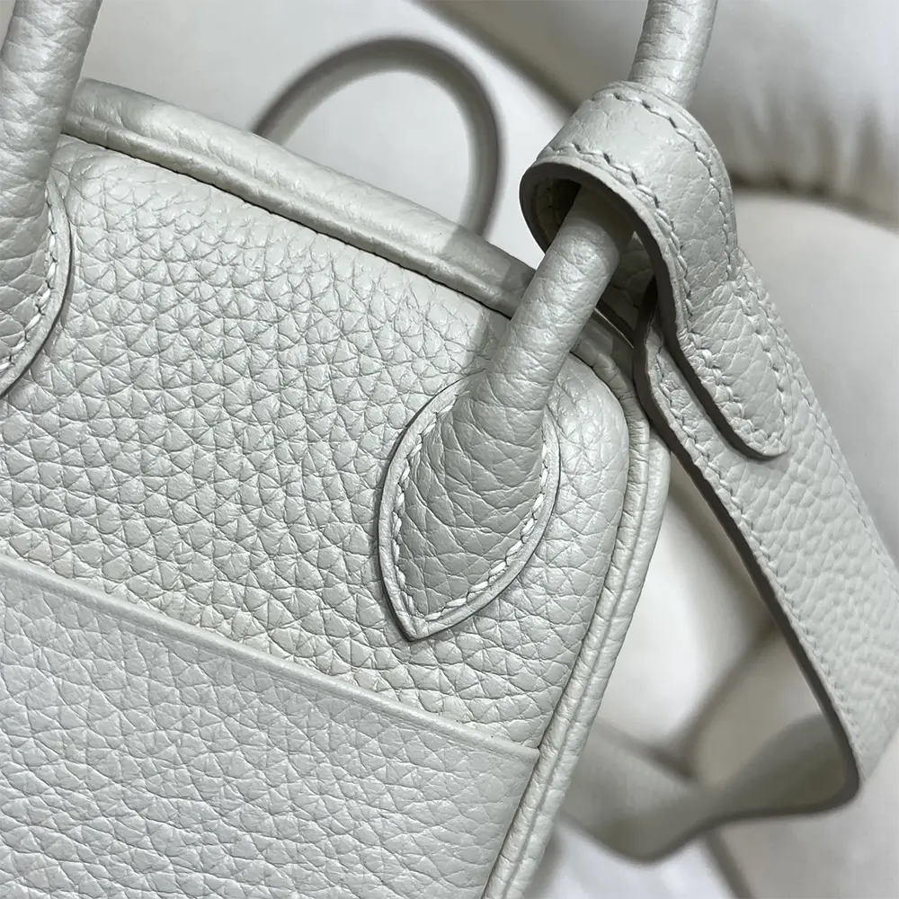 Hermes Women Lindy Mini 19 in Clemence Leather-White/Silver - image 6