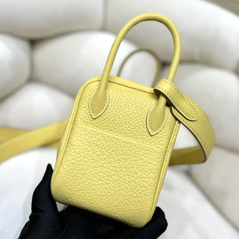 Hermes Women Lindy Mini 19 in Clemence Leather-Yellow/Gold - image 4