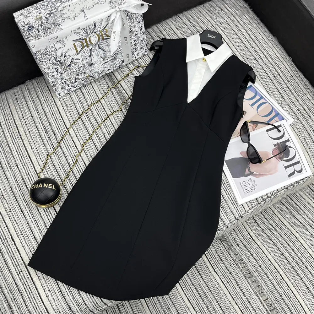 Close-up of white cotton poplin spread collar on Dior Women Dress