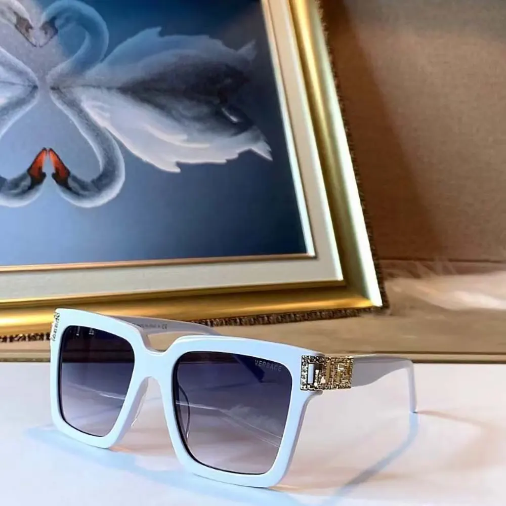 Front view of Versace Sunglasses Fashion Versace Sports Leisure Sunglasses in white