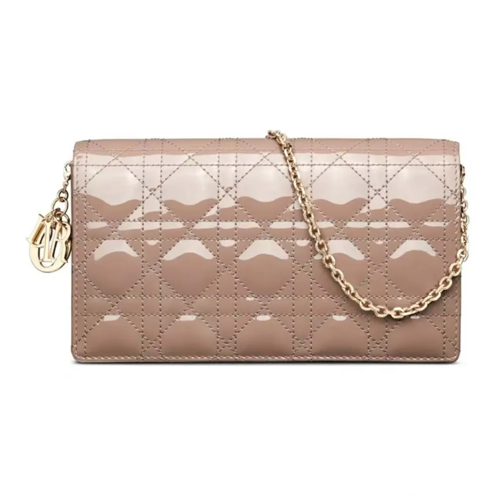 Front view of Dior Lady Dior Pouch Patent Cannage Calfskin-Sandy showing quilting
