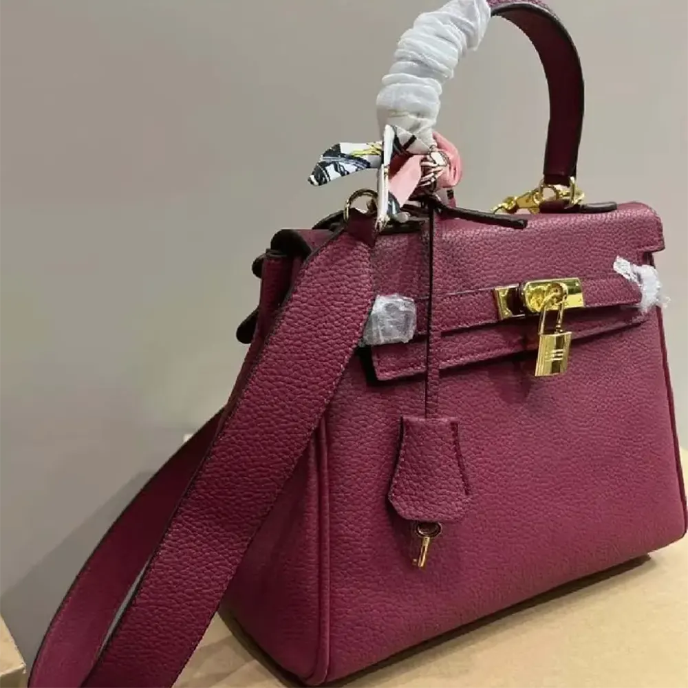 Hermes Women Kelly Bag 20 in Epsom Leather-Bordeaux - image 5