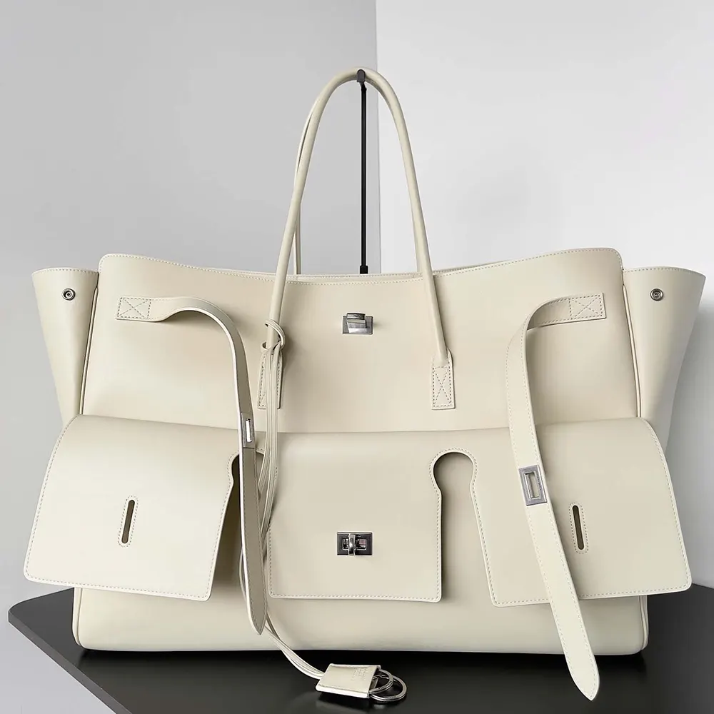 Close-up of silver hardware on Balenciaga Women Bel Air Medium Carry All Bag