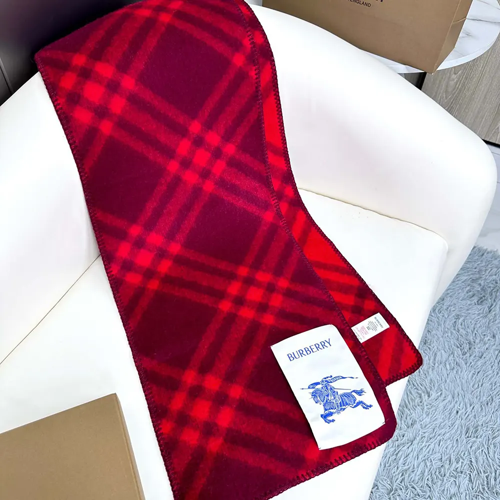 Close-up detail of wool texture on Burberry Unisex Check Wool Scarf-Red
