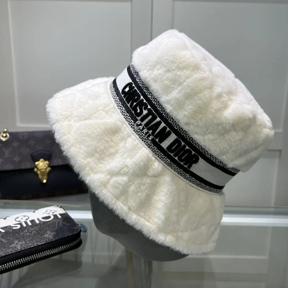 Dior Unisex D-Bobby Cannage Small Brim Bucket Hat Ecru Shearling - image 6