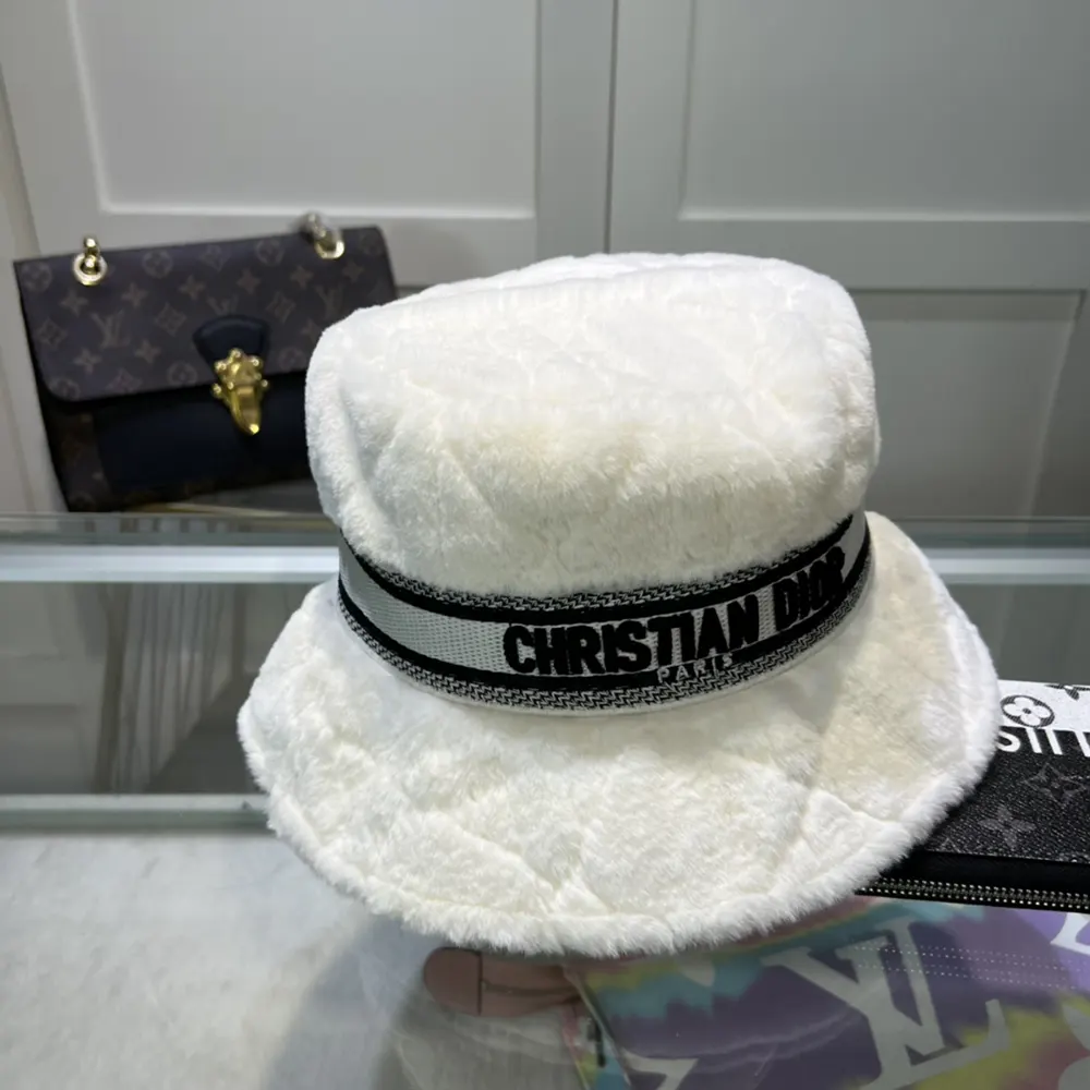 Dior Unisex D-Bobby Cannage Small Brim Bucket Hat Ecru Shearling - image 7