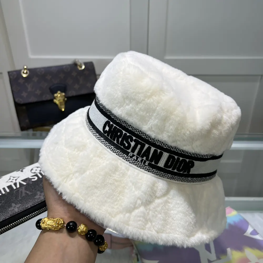 Dior Unisex D-Bobby Cannage Small Brim Bucket Hat Ecru Shearling - image 5