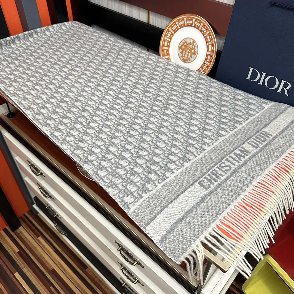 Dior Unisex Oblique Scarf Ecru and Gray Cashmere - image 9