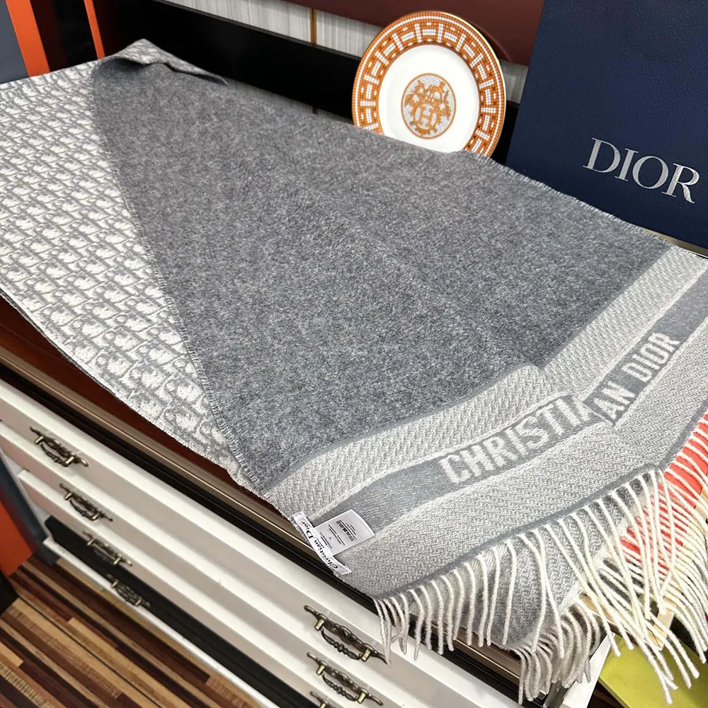 Dior Unisex Oblique Scarf Ecru and Gray Cashmere - image 8