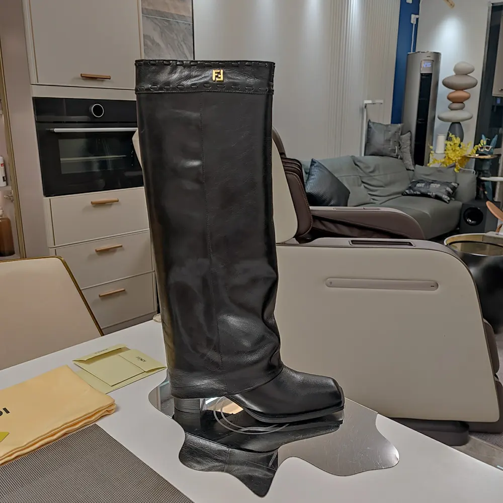 Fendi Women Show Black Leather Hhigh-heeled Boots - image 4