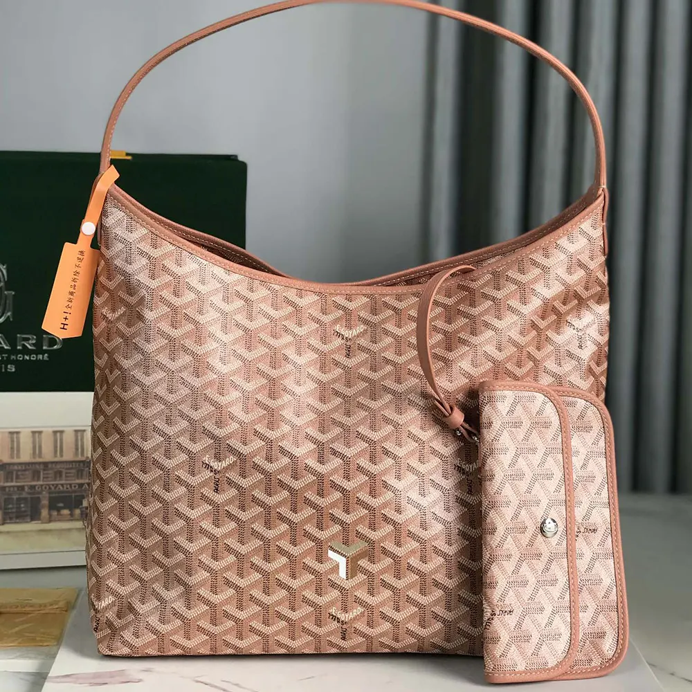 Close-up of gold-tone hardware on Goyard Unisex Bohème Hobo bag-Pearly Coral