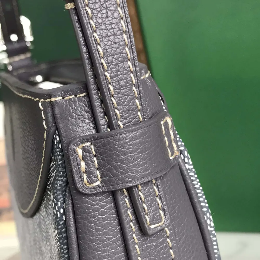 Goyard Unisex Hirondelle Bag-Grey - image 9
