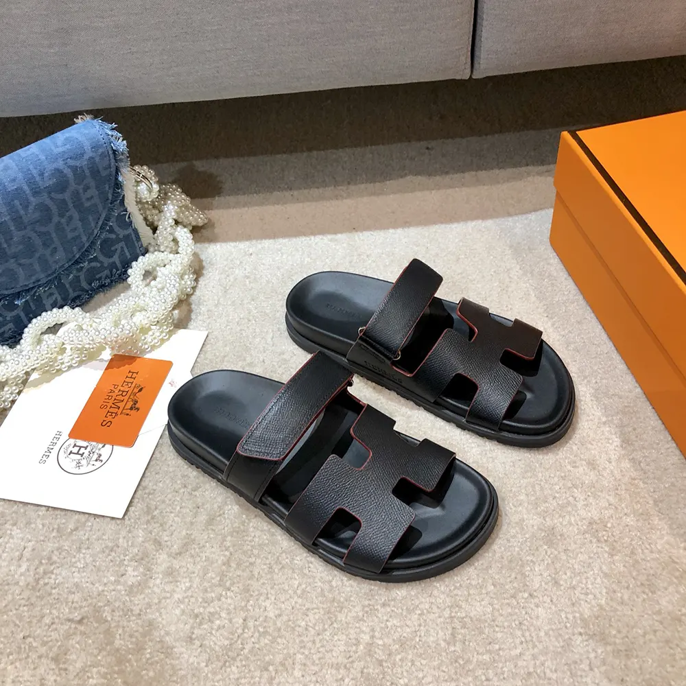 Close-up of sole and leather texture on Hermes Unisex Chypre Sandal-Black