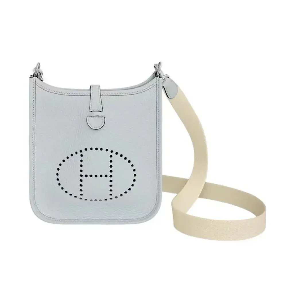 Front view of Hermes Women Evelyne 16 Amazone in light blue leather