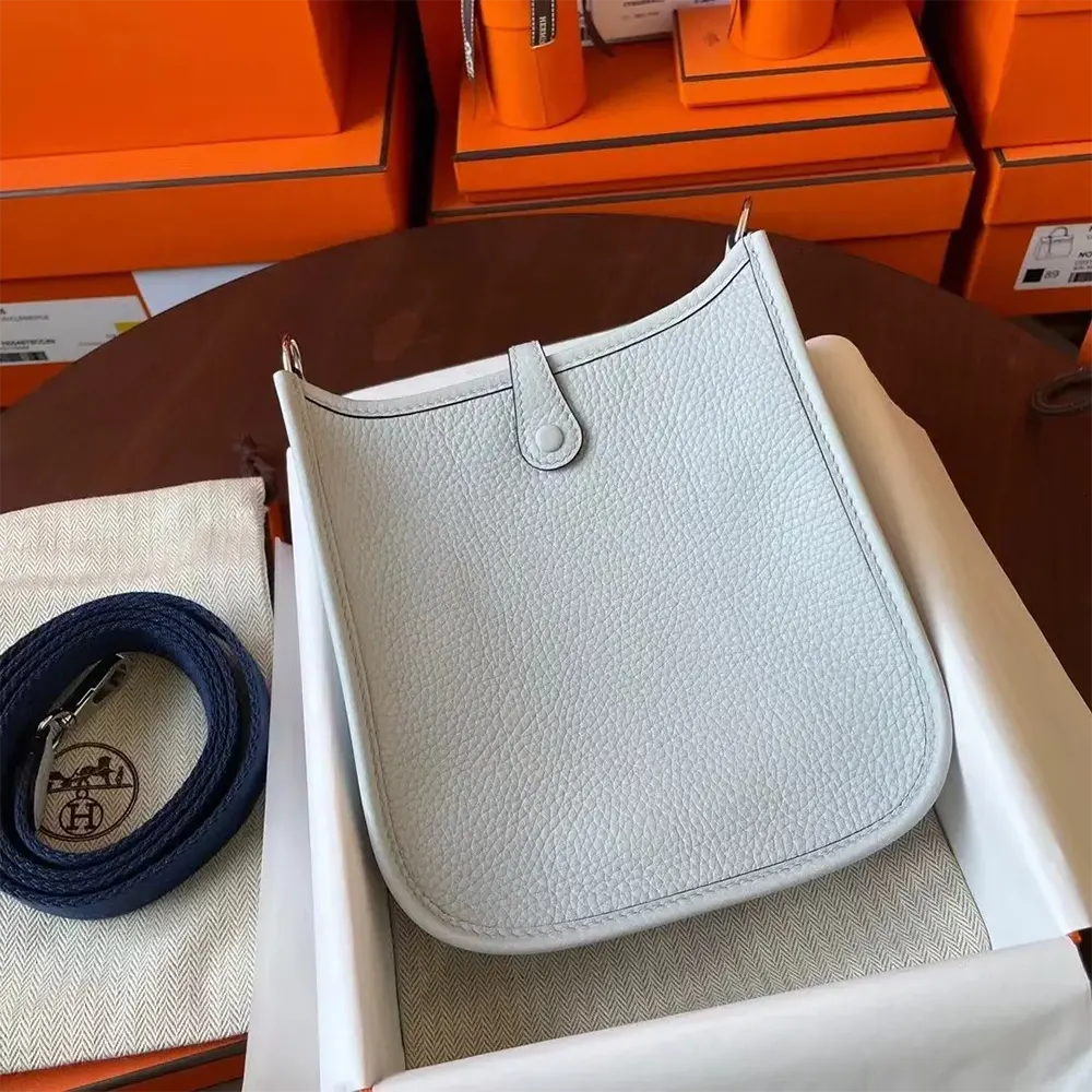 Hermes Women Evelyne 16 Amazone in Clemence Leather-Light Blue/Silver - image 4