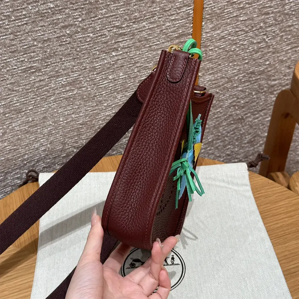 Hermes Women Evelyne 16 Amazone in Clemence Leather-Maroon/Silver - image 4