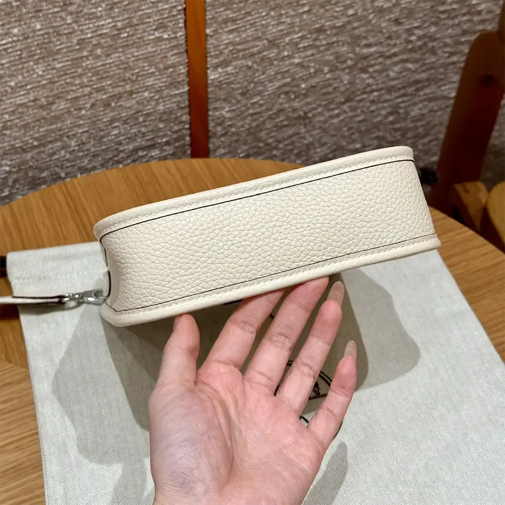 Hermes Women Evelyne 16 Amazone in Clemence Leather-White/Silver - image 6
