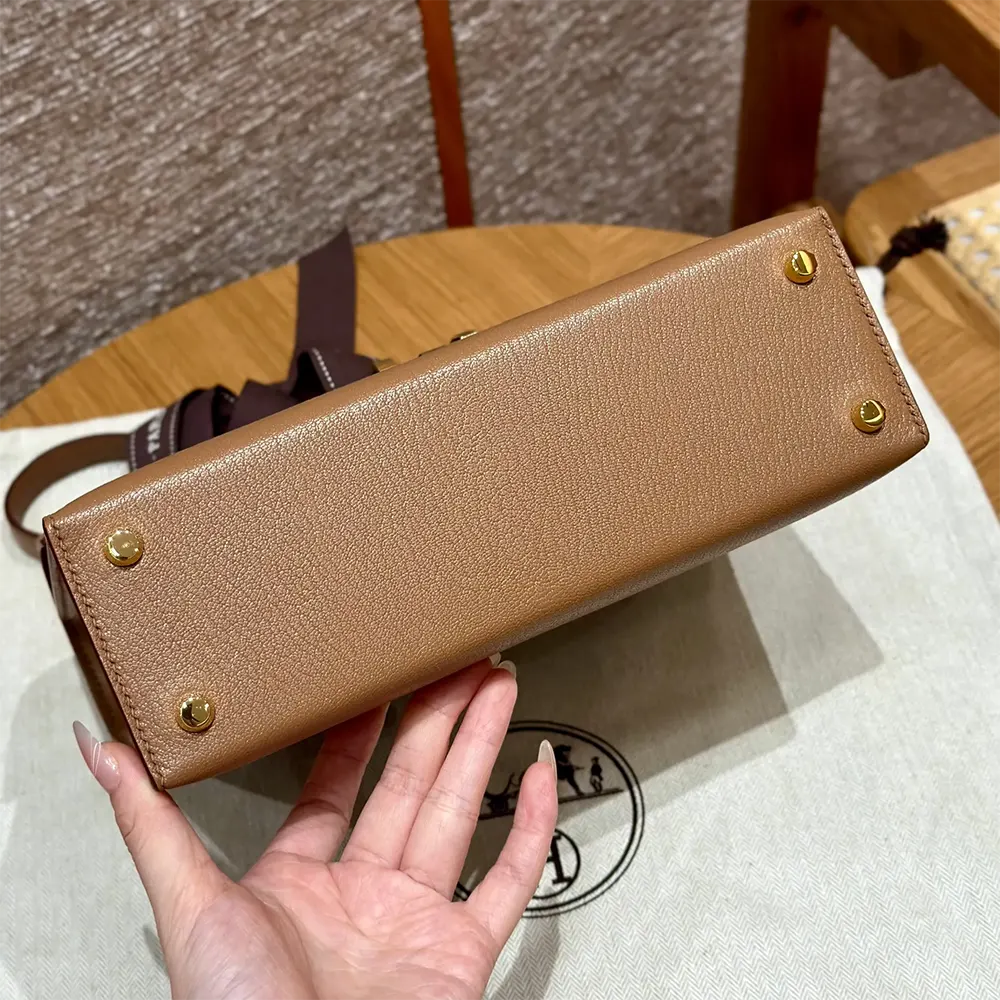 Hermes Women Verrou 21 Bag in Togo Leather-Brown/Gold - image 5