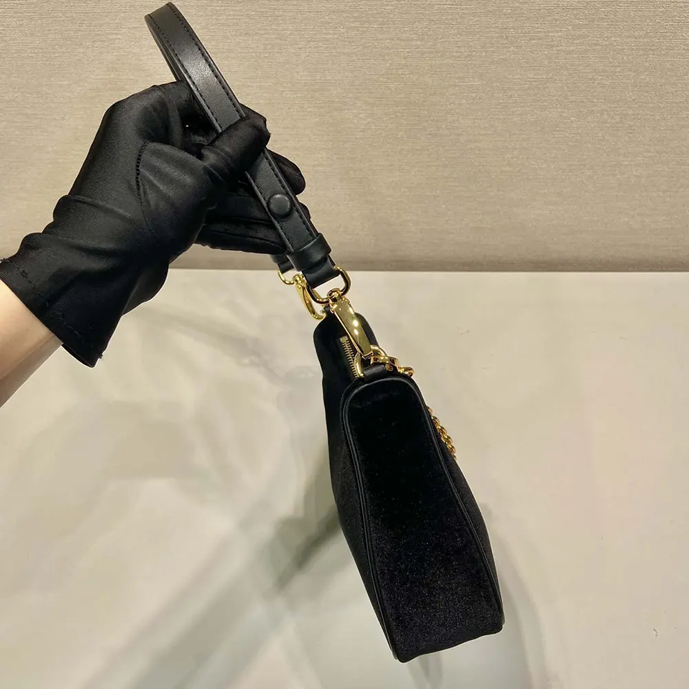 Prada Women Re-Edition Velvet Mini-bag-Black - image 6
