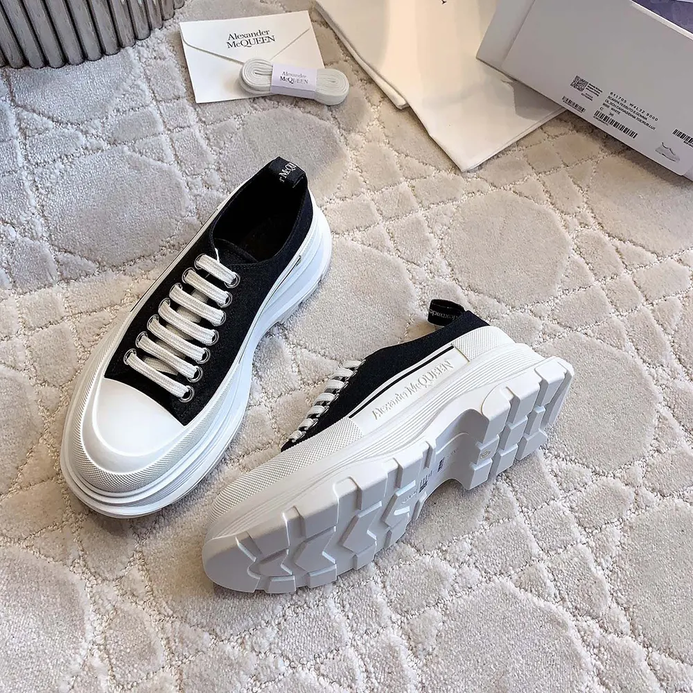 Alexander Mcqueen Unisex Tread Slick Lace Up in Black/White - image 5