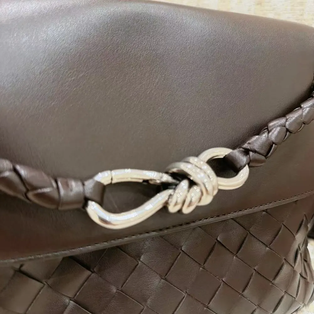 Bottega Veneta Men Small Andiamo Messenger-Chocolate - image 6
