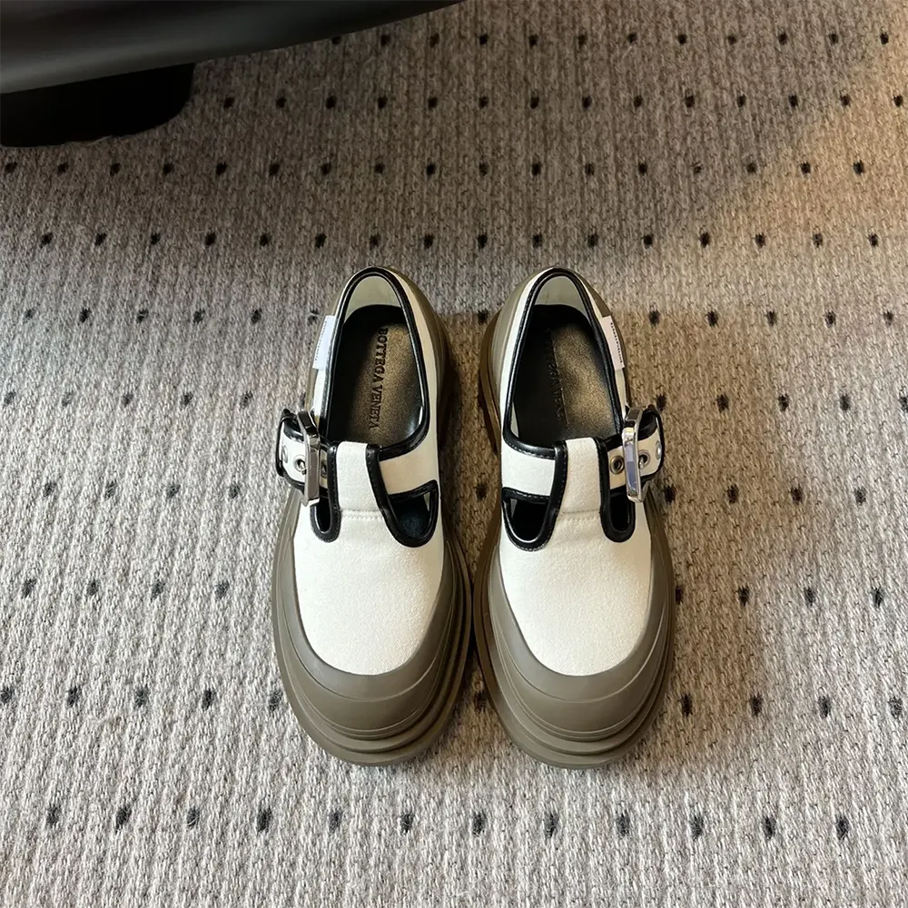Close-up on signature woven leather detail on Bottega Veneta Women Trek Mary-Jane