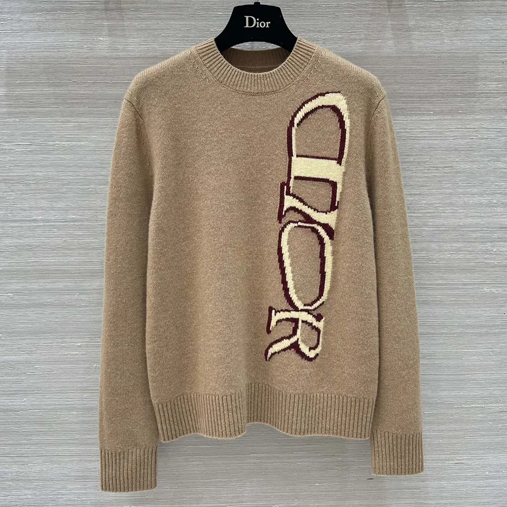 Close-up of intarsia logo detail on Dior Men DIOR AND LEWIS HAMILTON Sweater