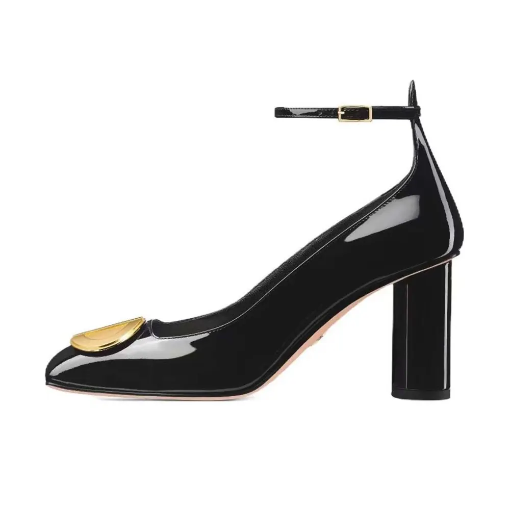 Side angle of Dior Women CD Forever Dior Pump Black Patent Calfskin
