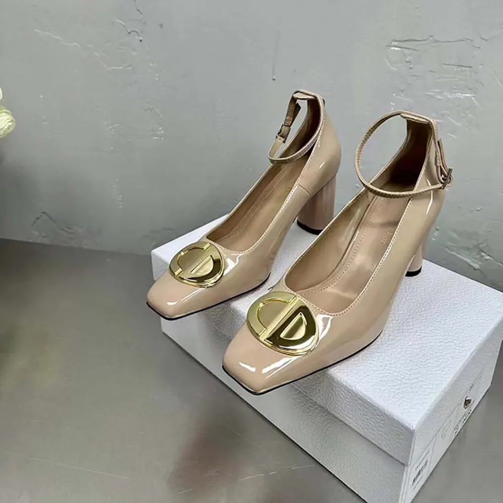 Close-up of patent calfskin and CD logo on Dior Women CD Forever Dior Pump