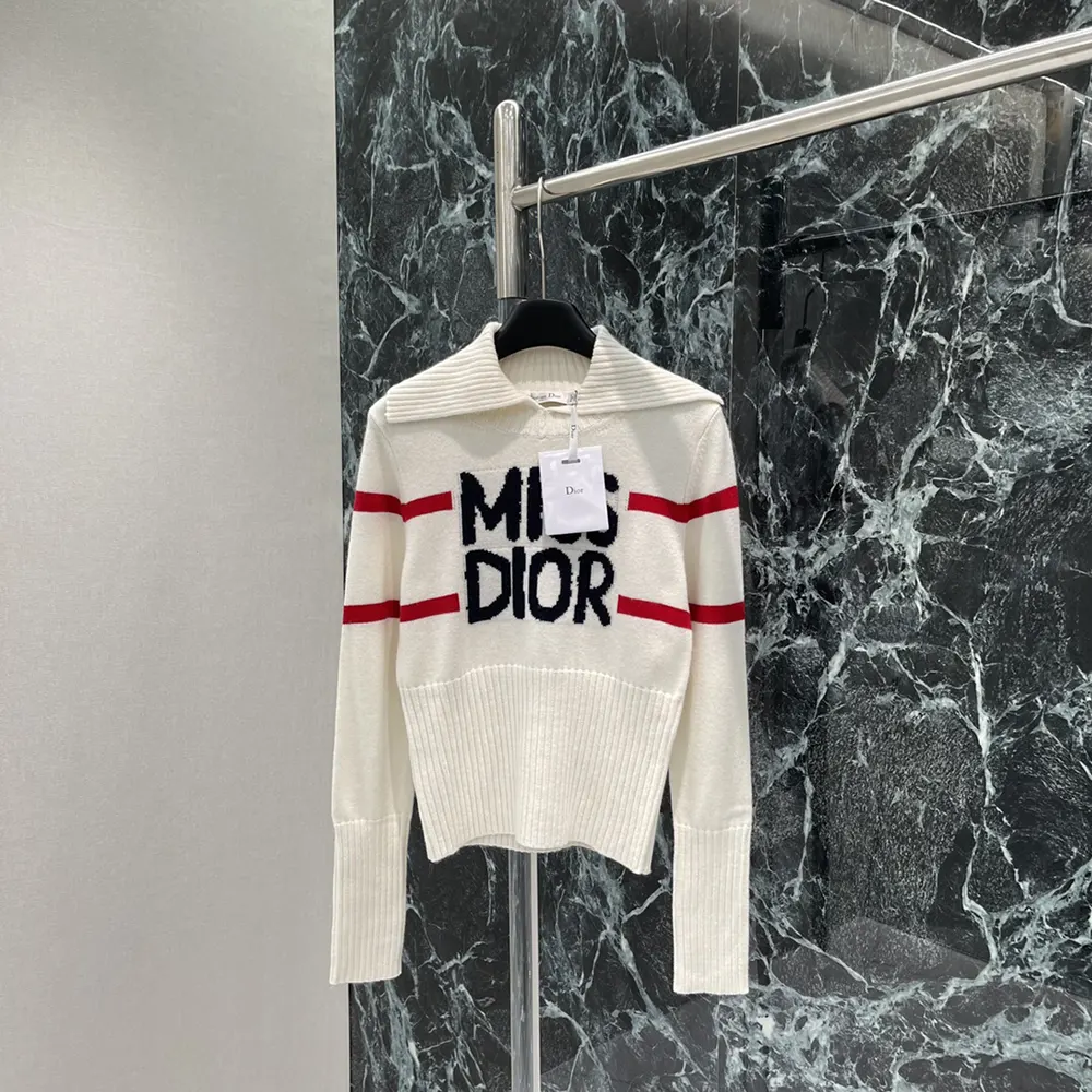 Close-up of DiorWomen DiorAlps sweater mock neck and knit texture