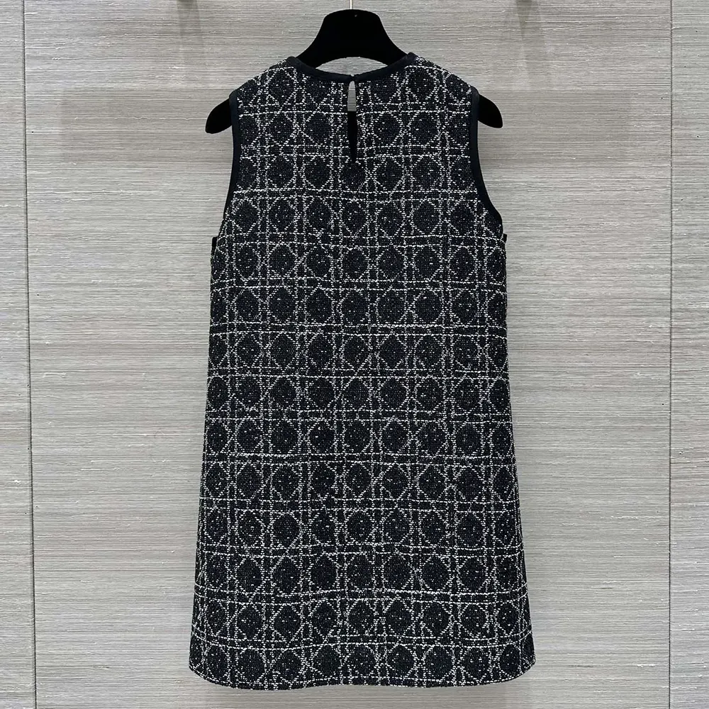 Side profile showing silhouette of Dior Women Macrocannage Sleeveless Tunic cotton blend